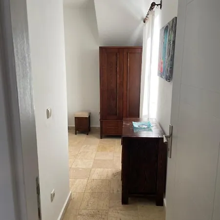 Rosa Is A Lovely, Modern 2 Bedroom Apartment. Apartament *