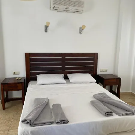 Rosa Is A Lovely, Modern 2 Bedroom Apartment.