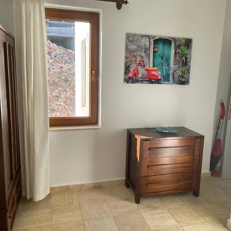 Rosa Is A Lovely, Modern 2 Bedroom Apartment. Apartamento *